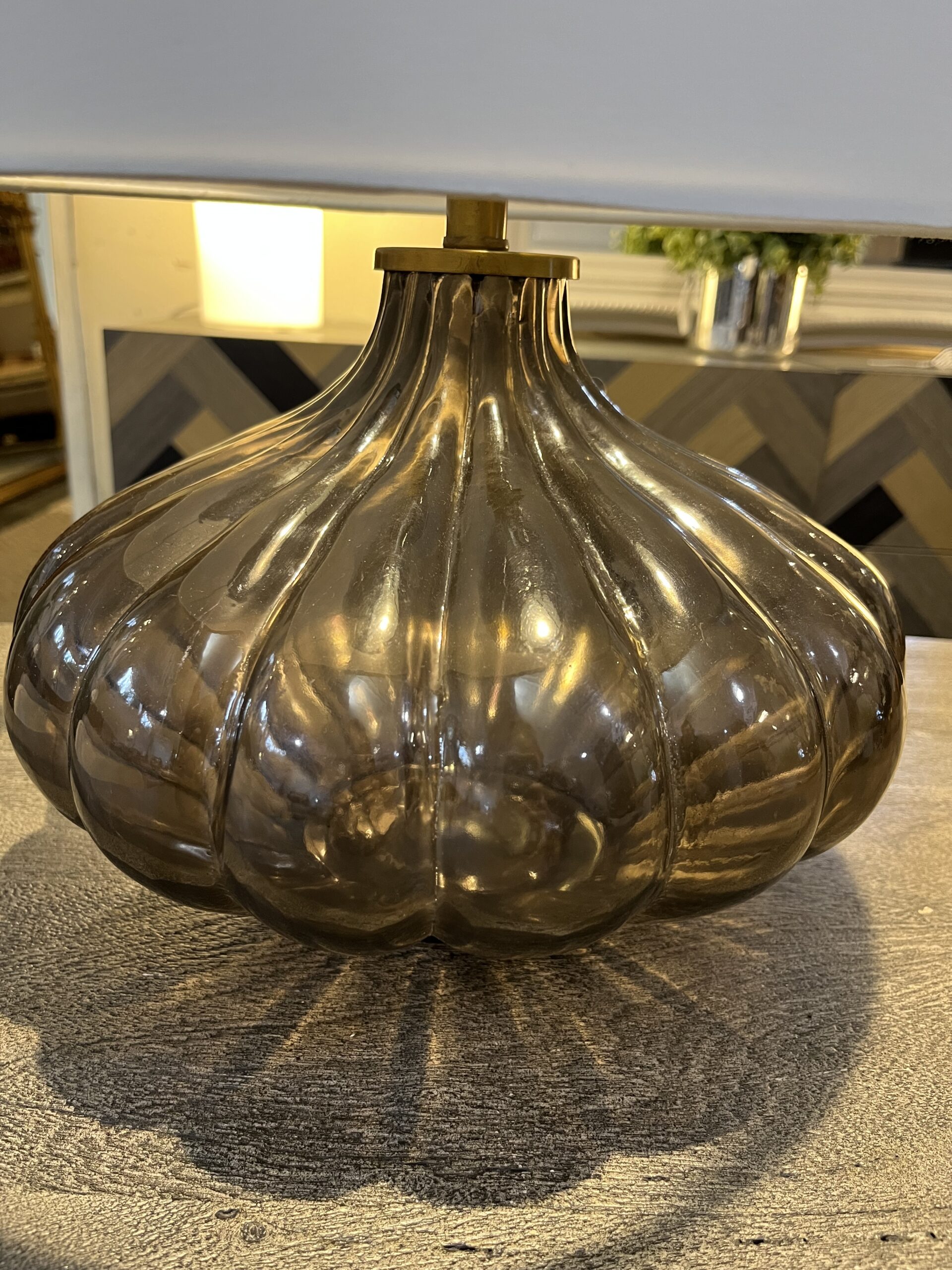 Pair of Flow Decor 'Wolfe' Glass Table Lamps - Image 4