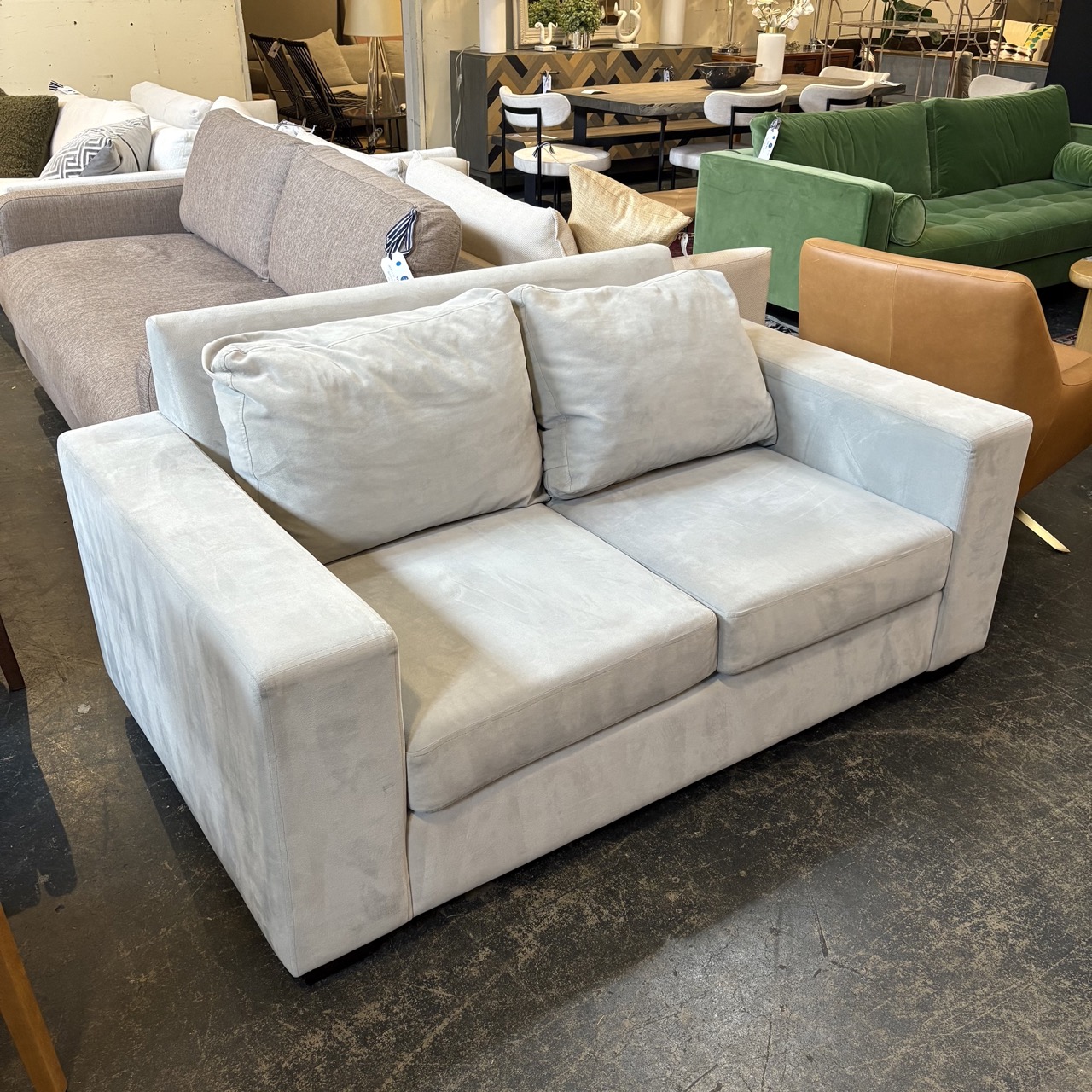 2-Seater Loveseat - Image 2