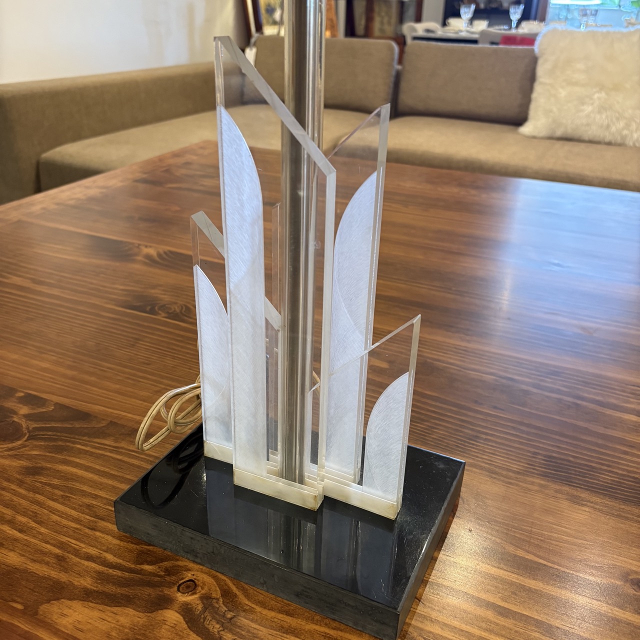 Art Deco Lucite Skyscraper Style Table Lamp - Image 3