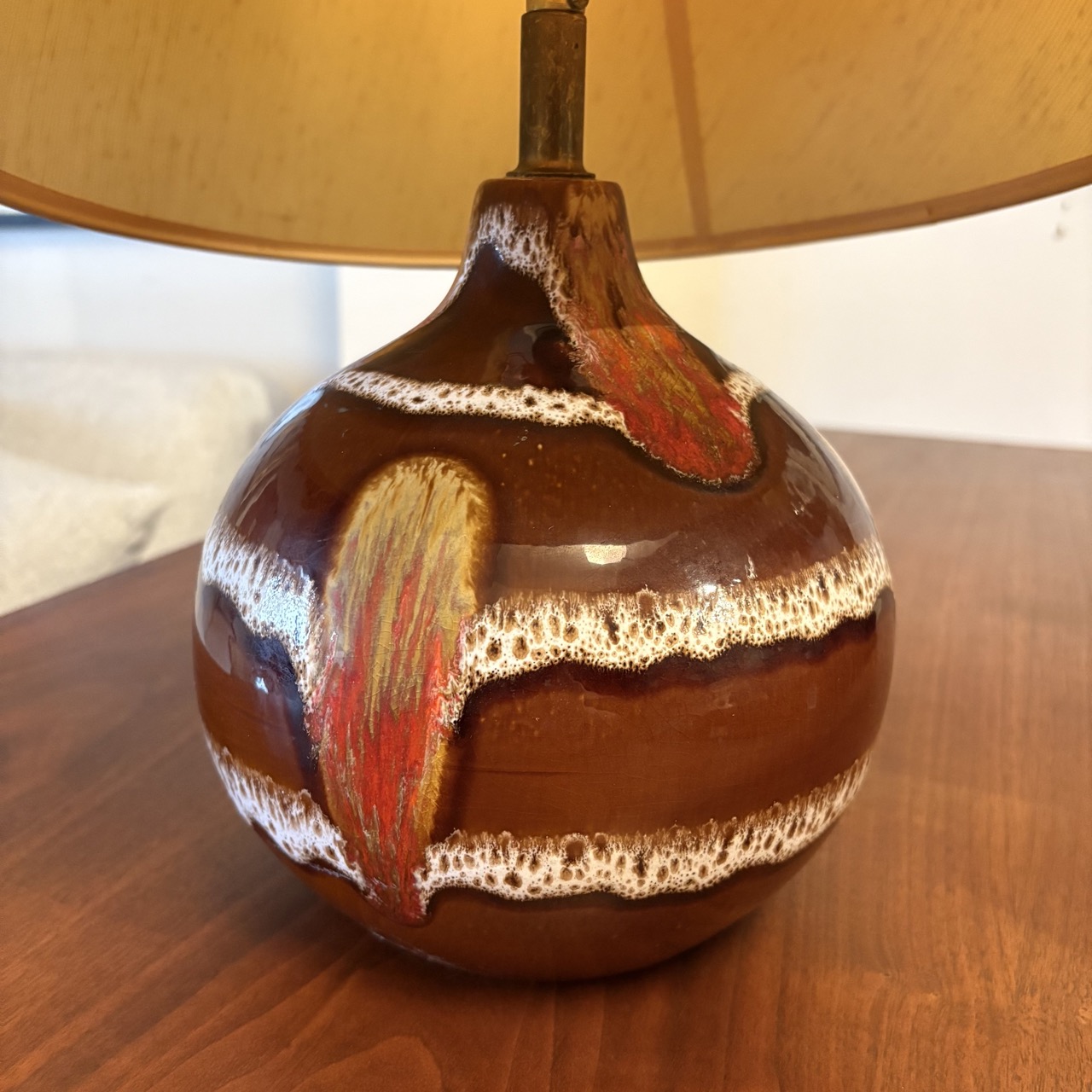 Vintage Pottery Table Lamp - Image 3