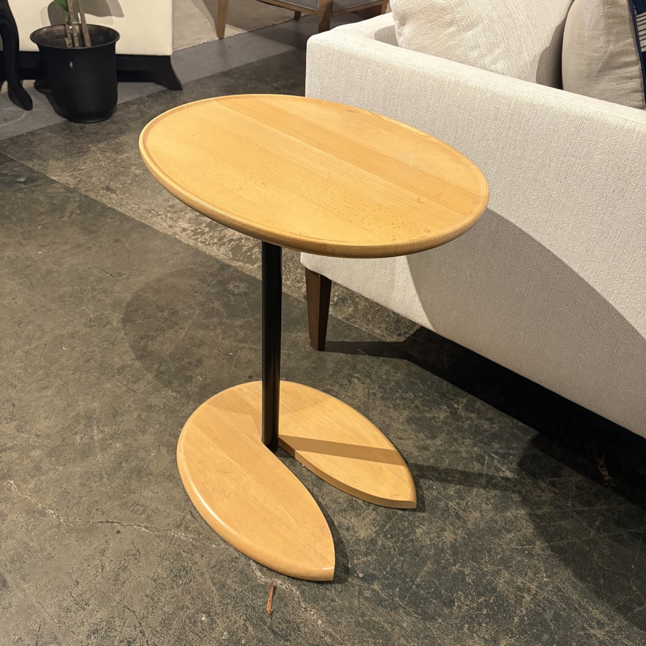 Mid-Century Modern Side Table - Image 2