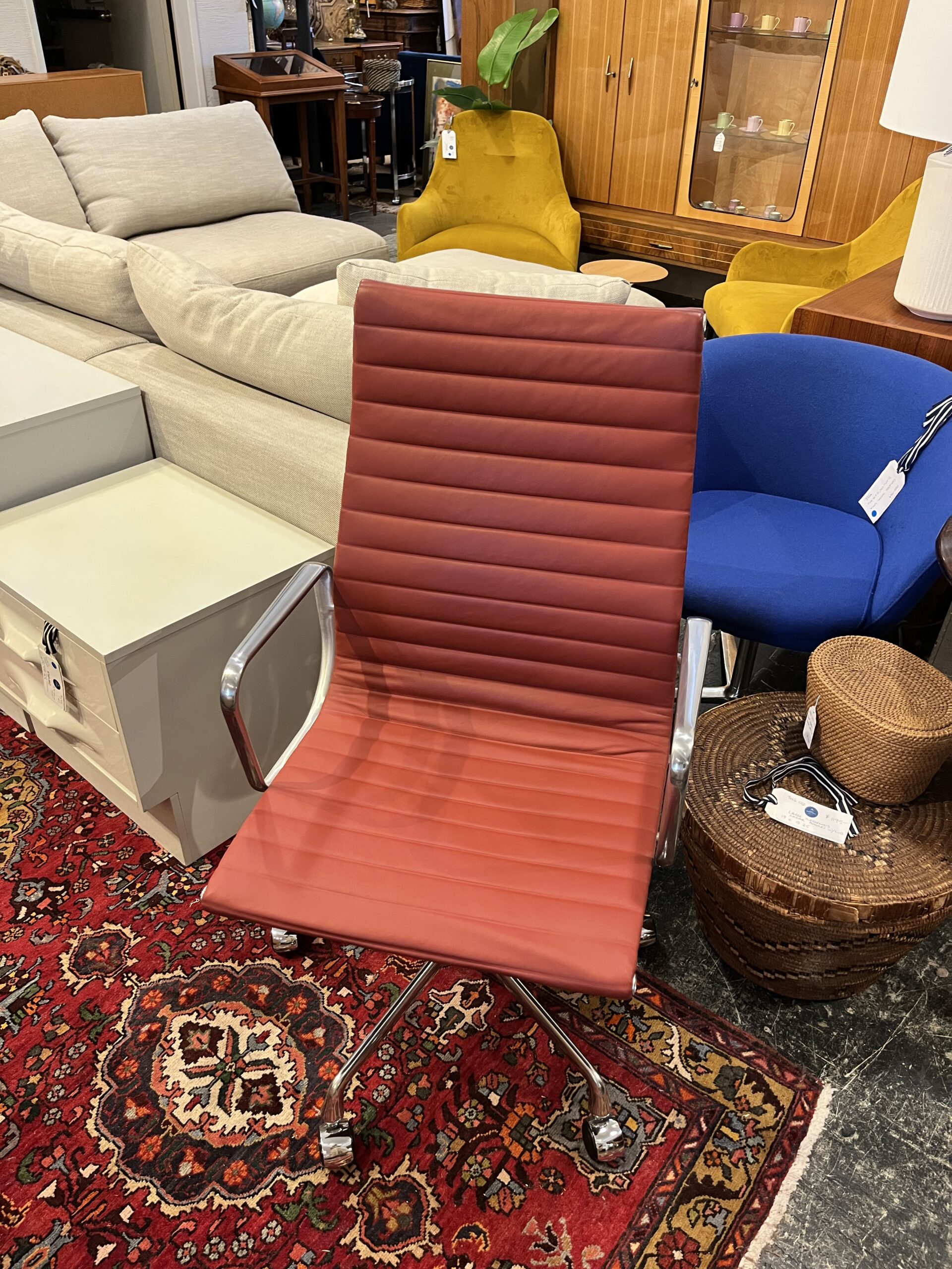 Herman Miller Rolling Office Chair - Coast Consignment