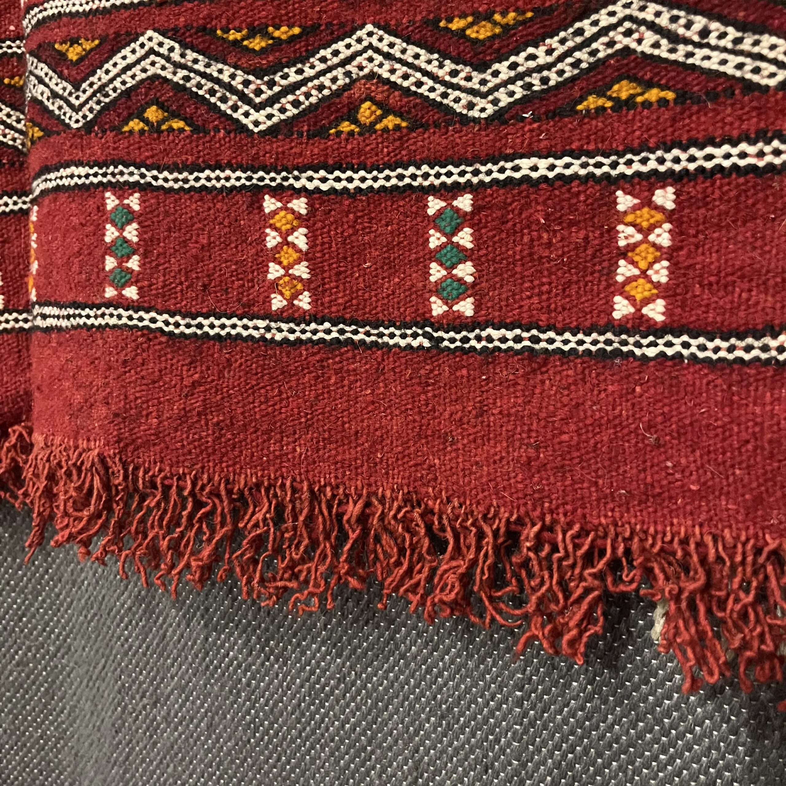 Small Kilim Rug - 2'8x4'6 - Coast Consignment